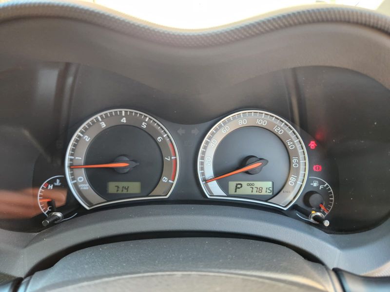 29082  TOYOTA AURIS  2010