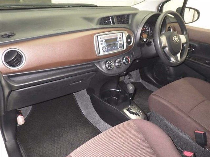  29083  TOYOTA VITZ  2012  