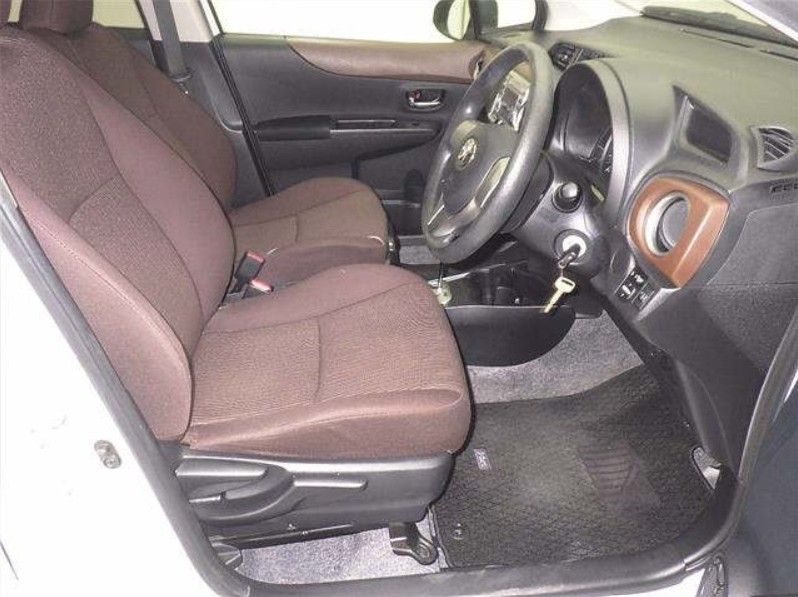  29083  TOYOTA VITZ  2012  