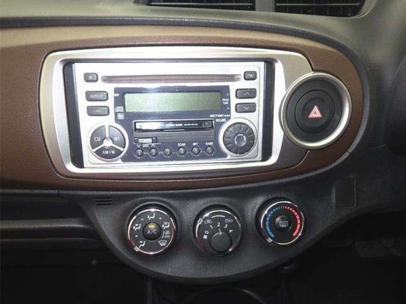  29083  TOYOTA VITZ  2012  