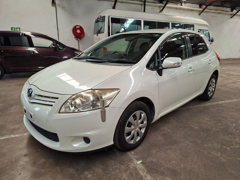 29085  TOYOTA AURIS  2011