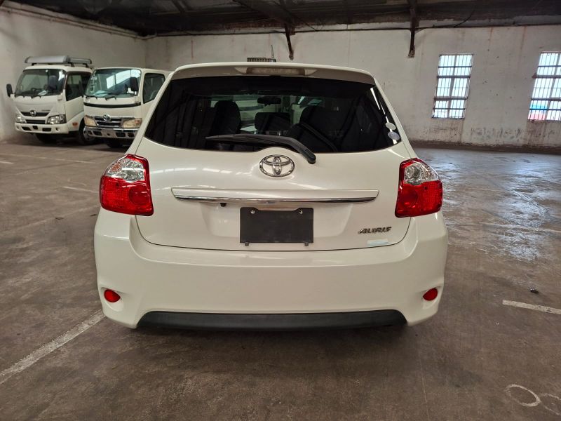 29085  TOYOTA AURIS  2011