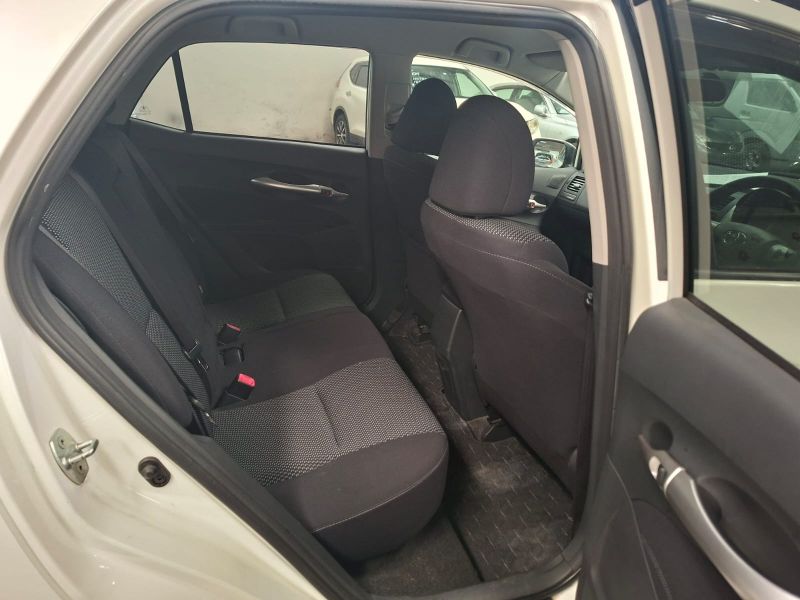 29085  TOYOTA AURIS  2011