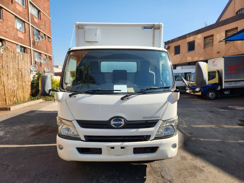 29087 HINO DUTRO 2015
