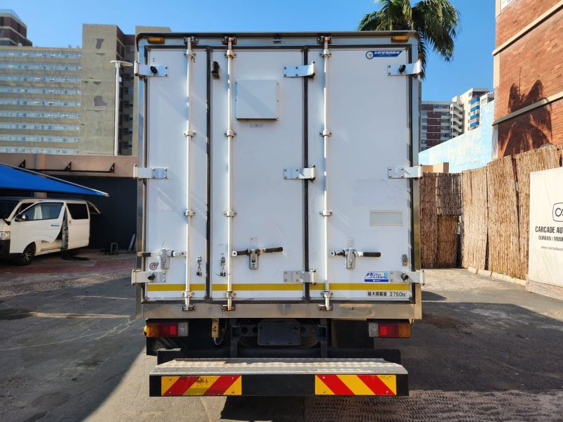 29087  HINO DUTRO  2015