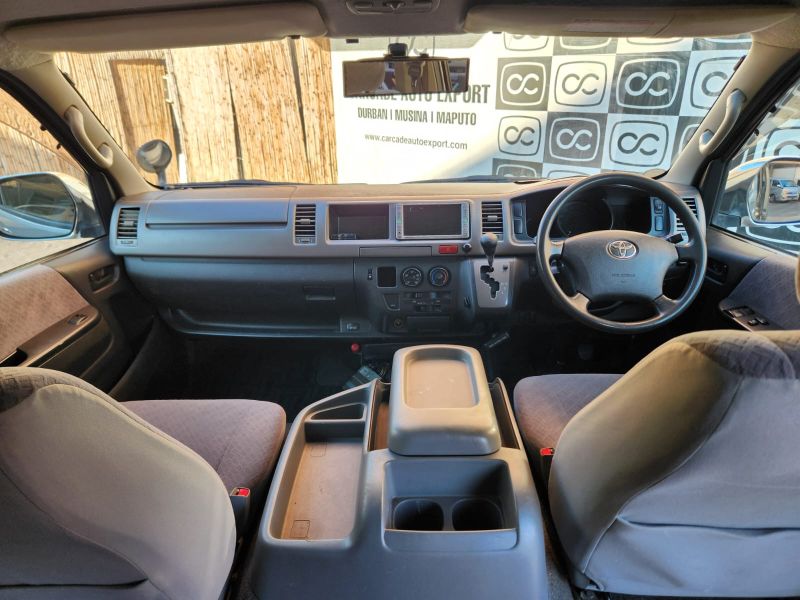 29090  TOYOTA HIACE  2007