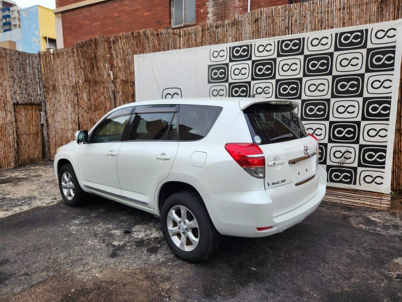 29093  TOYOTA VANGUARD  2010