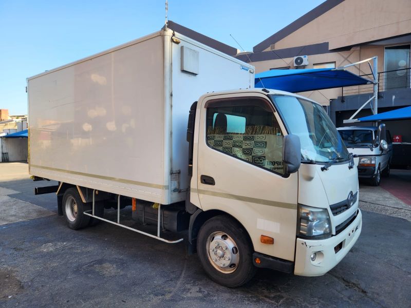  29095  HINO DUTRO  2013  