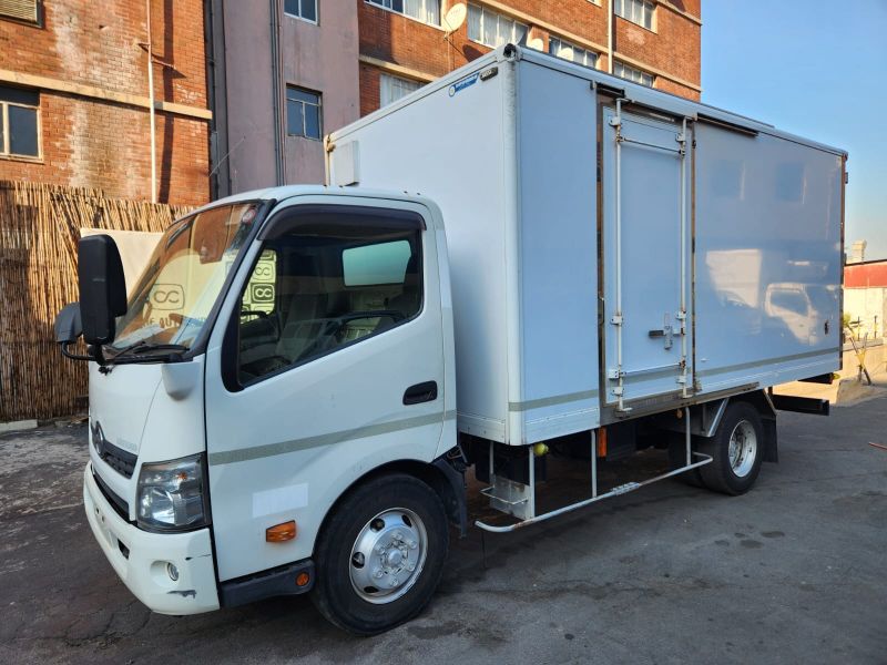  29095  HINO DUTRO  2013  