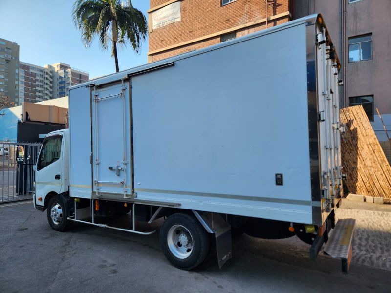  29095  HINO DUTRO  2013  