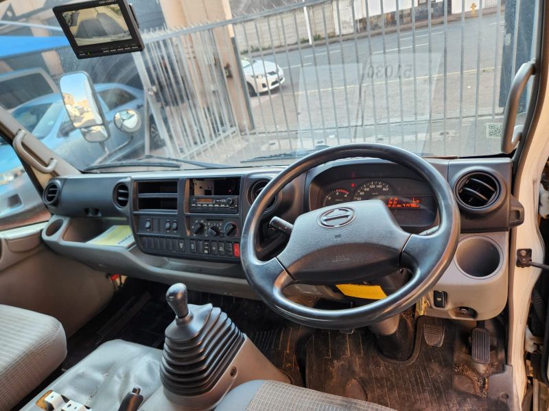  29095  HINO DUTRO  2013  