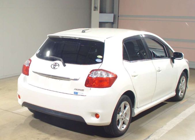  29104  TOYOTA AURIS  2010  
