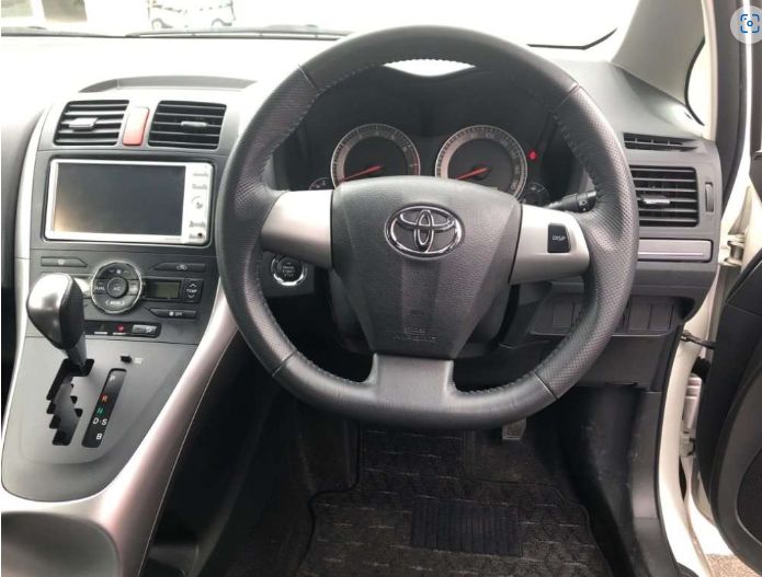  29104  TOYOTA AURIS  2010  