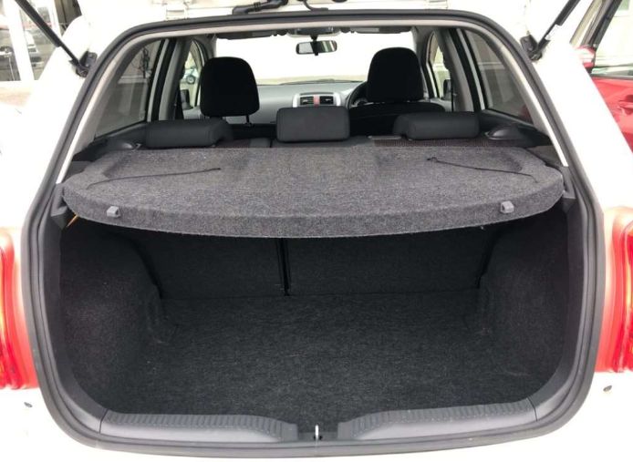  29104  TOYOTA AURIS  2010  