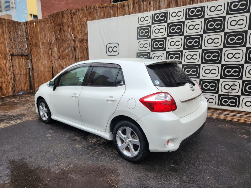 29104  TOYOTA AURIS  2010