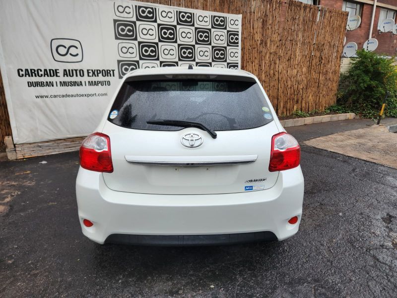 29104  TOYOTA AURIS  2010