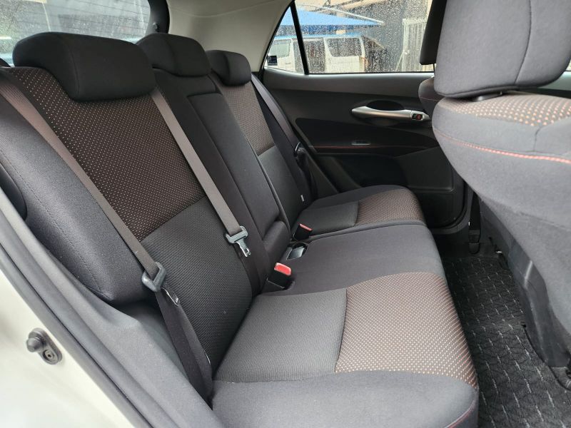 29104  TOYOTA AURIS  2010