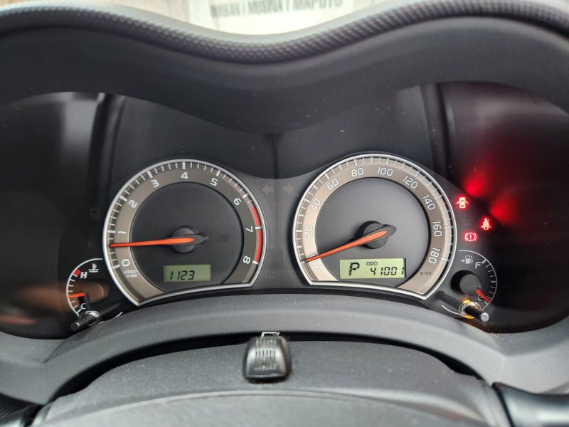 29104  TOYOTA AURIS  2010