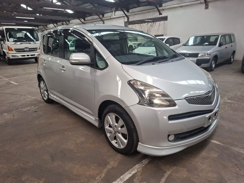 29109  TOYOTA RACTIS  2006