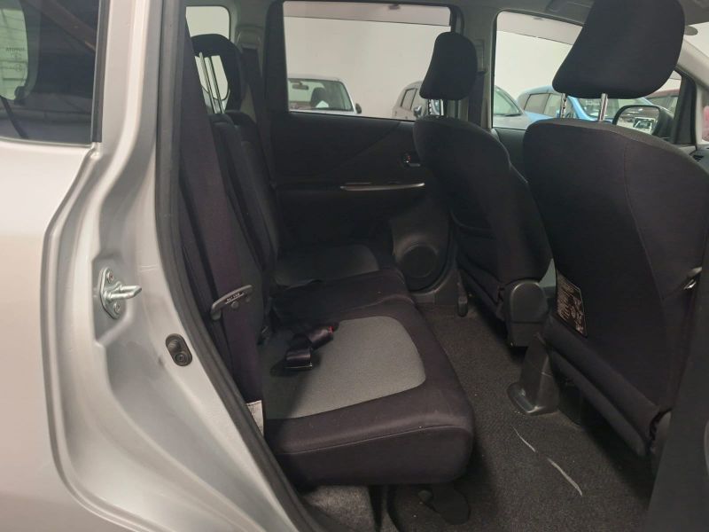 29109  TOYOTA RACTIS  2006