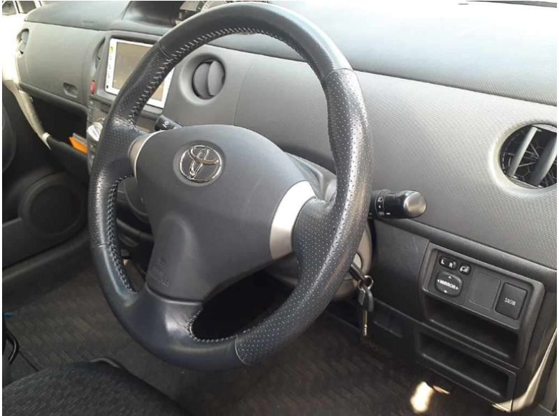  29110  TOYOTA SIENTA  2012  