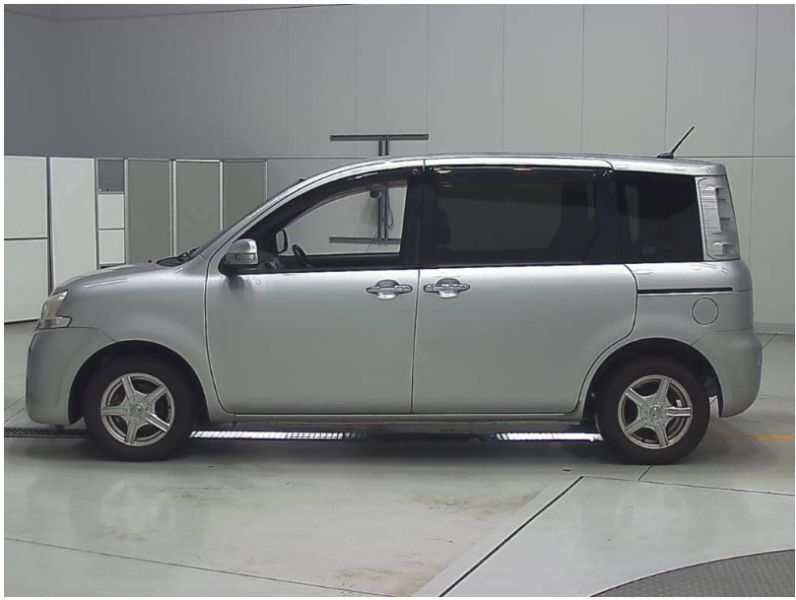  29110  TOYOTA SIENTA  2012  