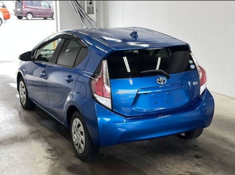  29111  TOYOTA AQUA  2016  