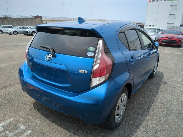  29111  TOYOTA AQUA  2016  