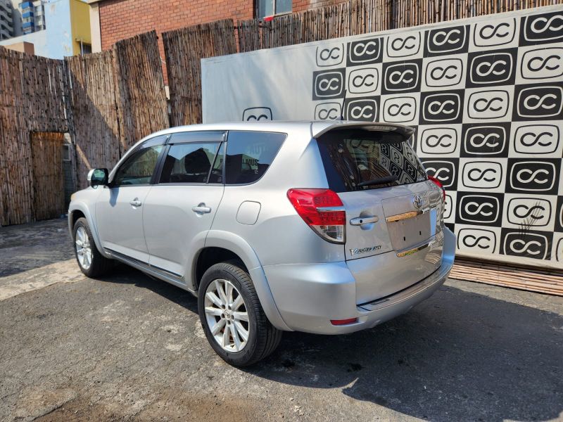  29112  TOYOTA VANGUARD  2010  