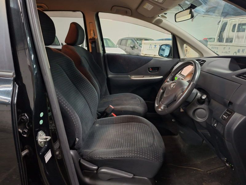 29113  TOYOTA RACTIS  2009