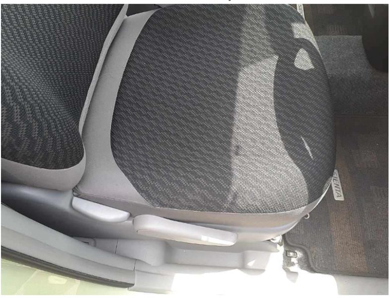  29114  TOYOTA SIENTA  2010  