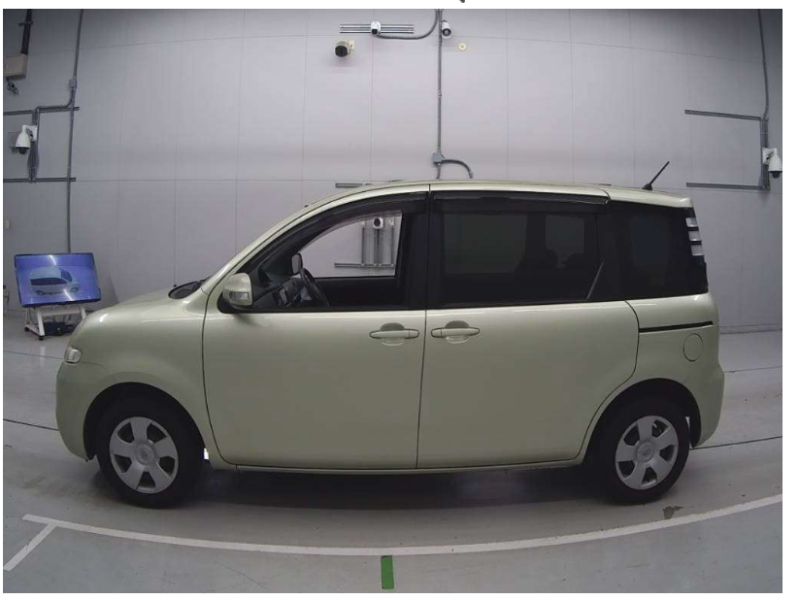  29114  TOYOTA SIENTA  2010  