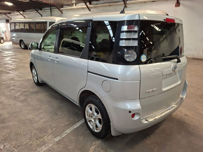 29115  TOYOTA SIENTA  2006