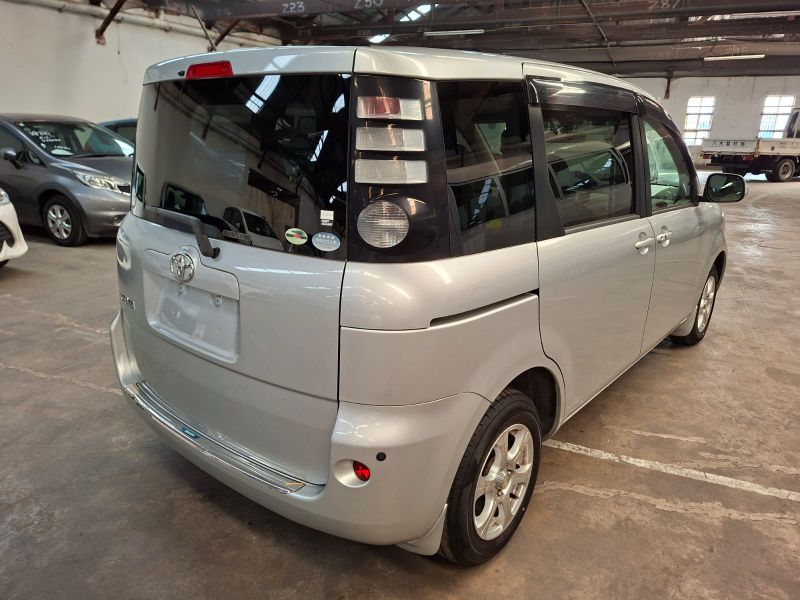 29115  TOYOTA SIENTA  2006