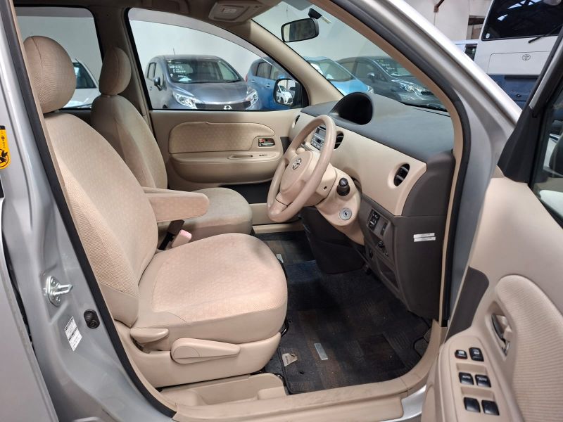 29115  TOYOTA SIENTA  2006