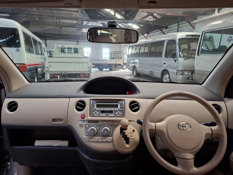 29115  TOYOTA SIENTA  2006