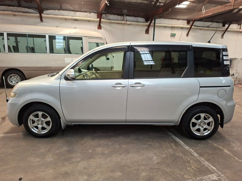 29115  TOYOTA SIENTA  2006
