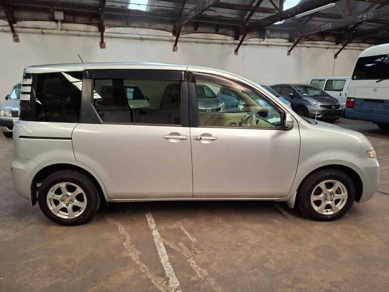 29115  TOYOTA SIENTA  2006