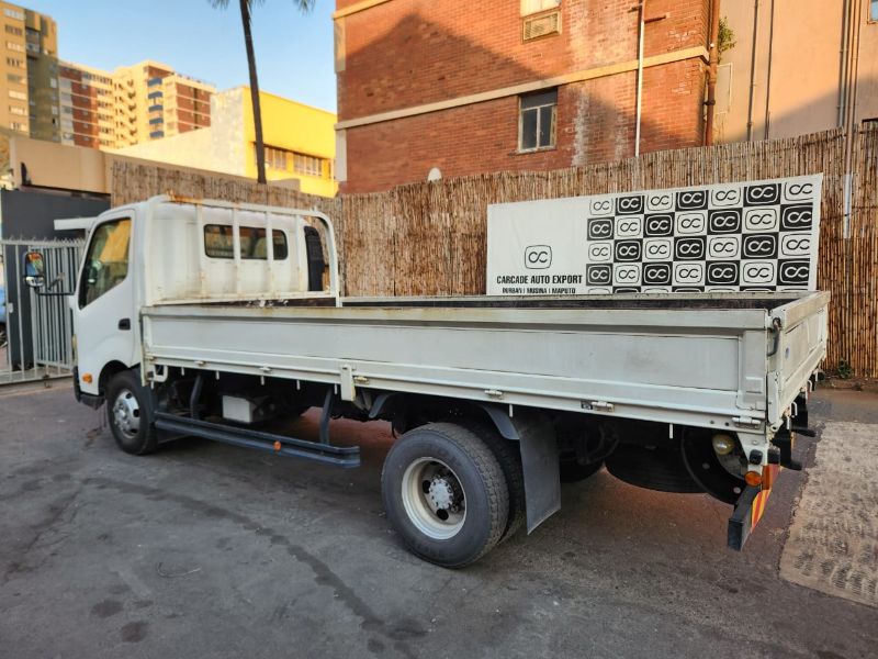 29120  TOYOTA DYNA  2012