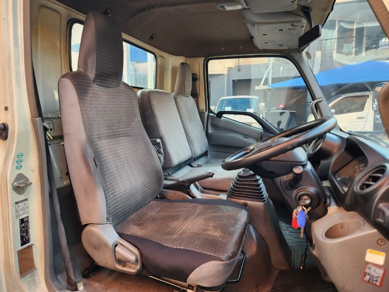 29120  TOYOTA DYNA  2012