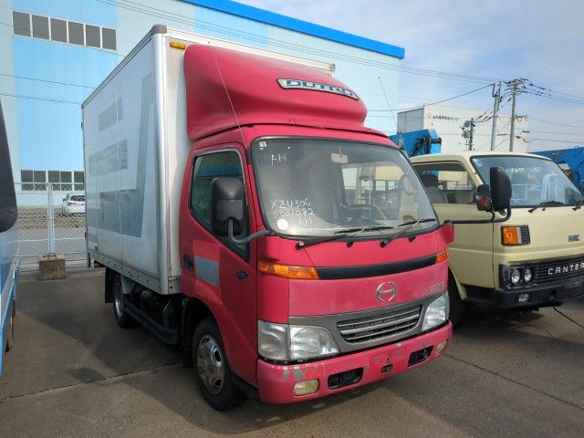 29122 HINO DUTRO 1999