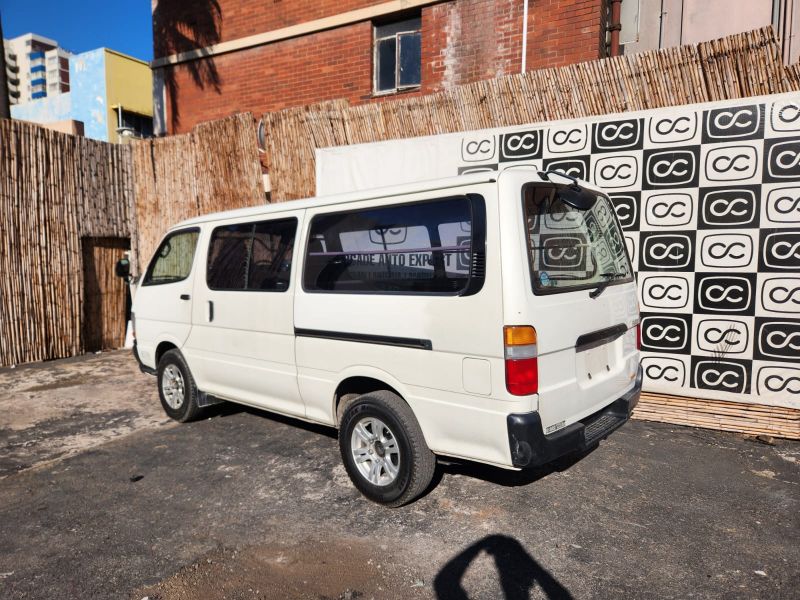  29123  TOYOTA HIACE  1998  