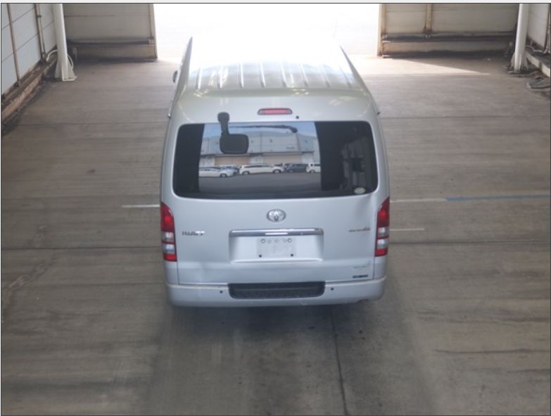  29130  TOYOTA HIACE  2010  