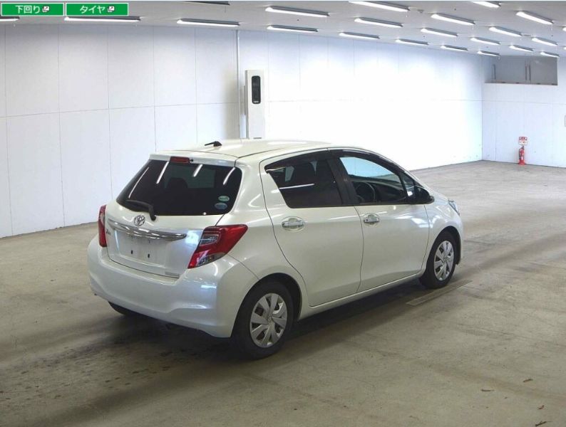  29133  TOYOTA VITZ  2016  