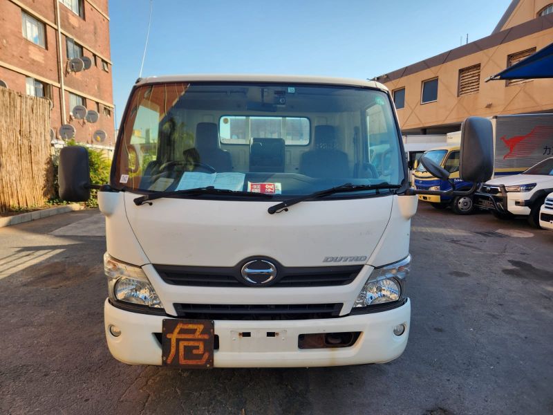 29136 HINO DUTRO 2014