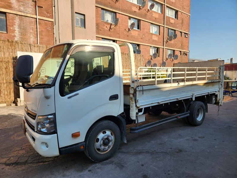  29136  HINO DUTRO  2014  