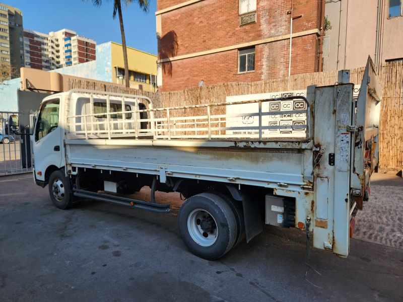  29136  HINO DUTRO  2014  