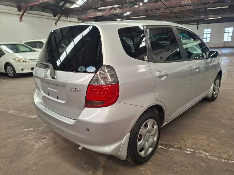  29141  HONDA FIT  2006  