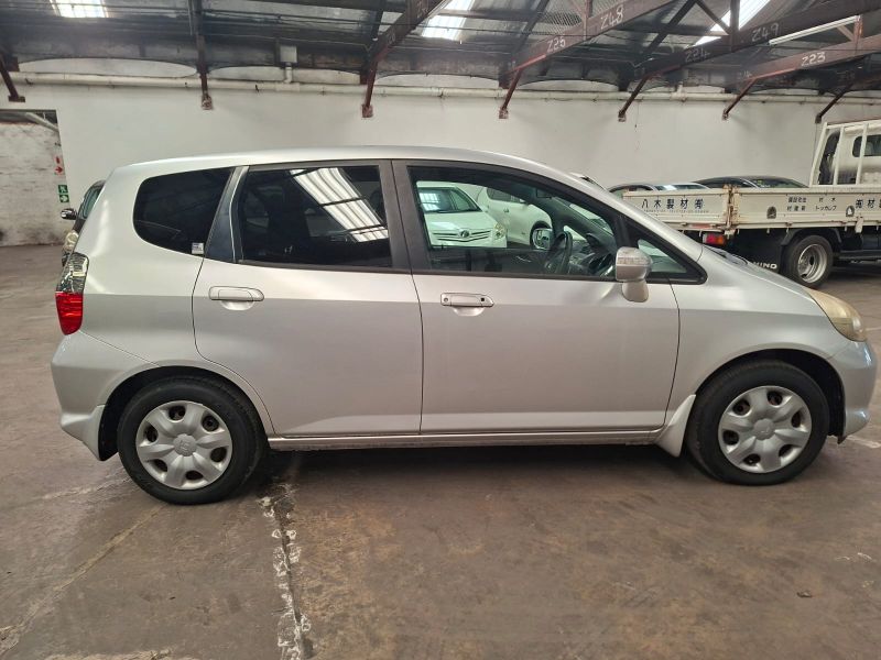  29141  HONDA FIT  2006  