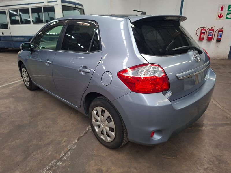 29177  TOYOTA AURIS  2011